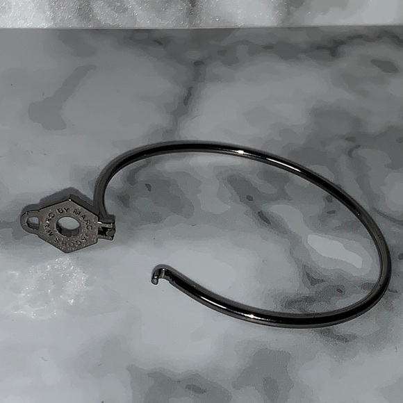 MARC BY MARC JACOBS Skinny Pave Bolt Bracelet - Picture 4 of 11